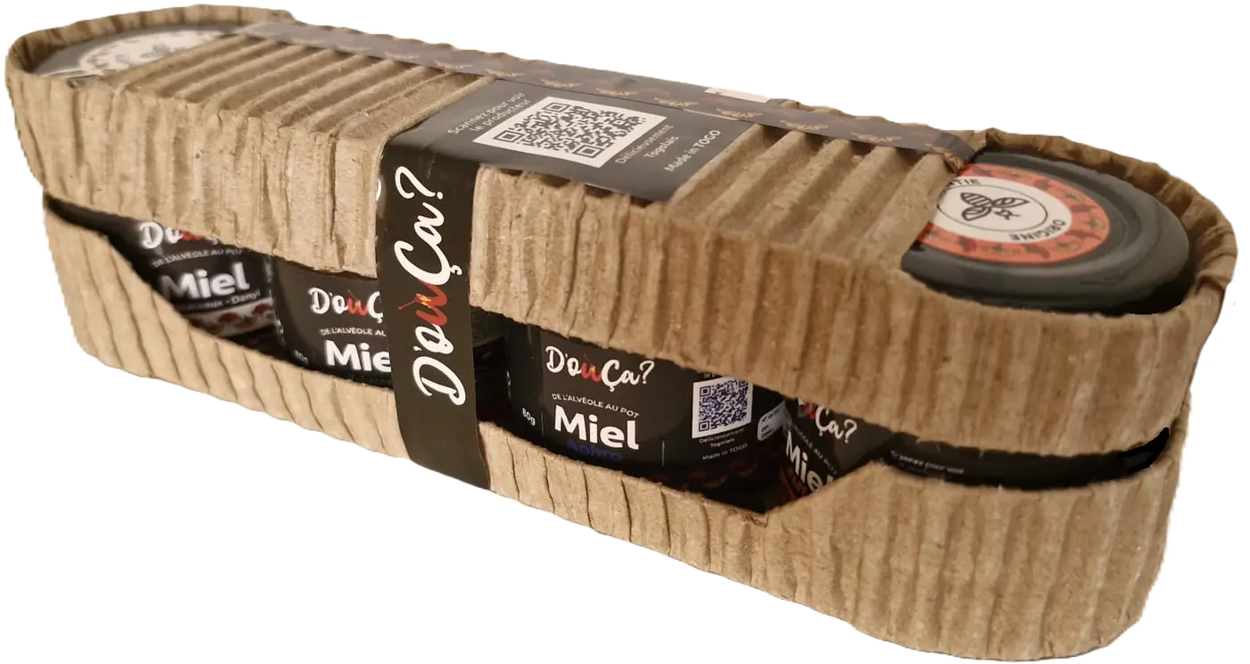 Coffret Dégustation fermé, étui en carton kraft ceint du bandeau D'oùça ?