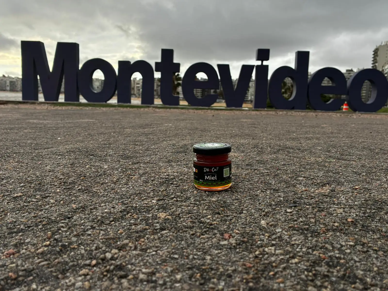 Un pot D'oùça ? photographié à Montevideo, en Uruguay