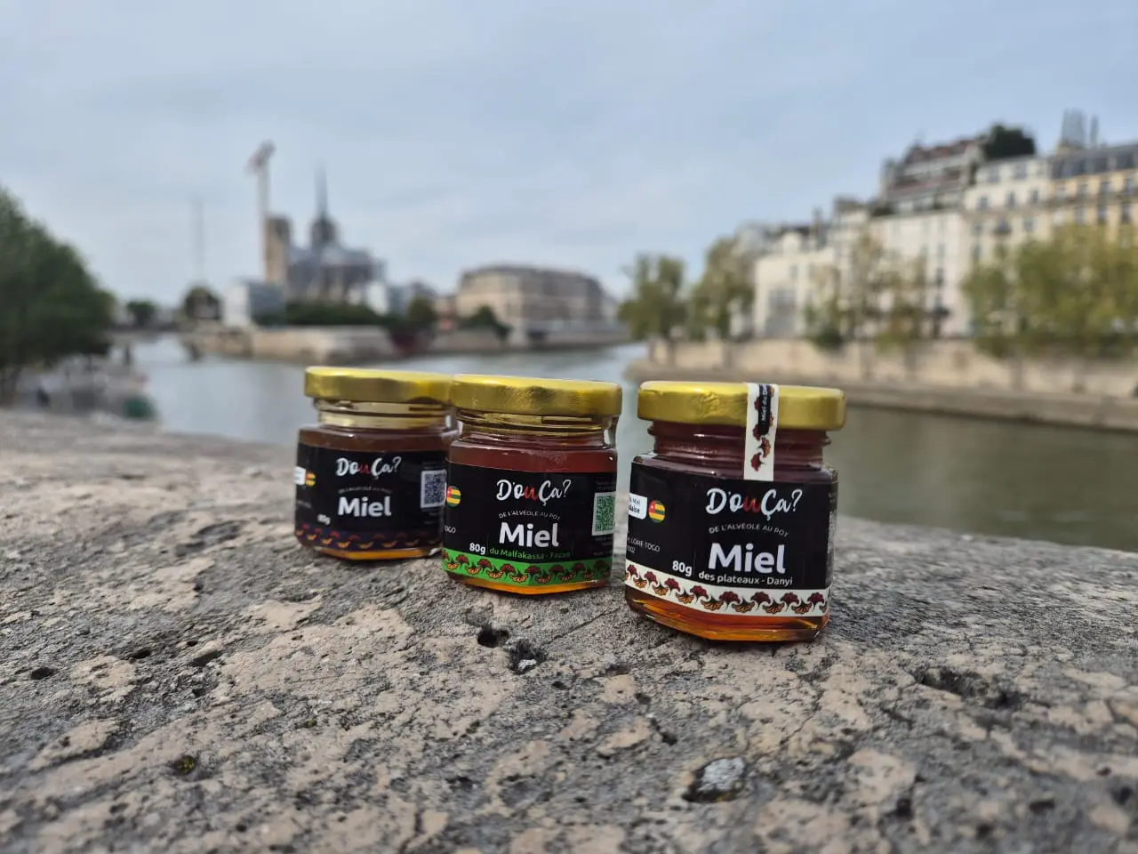 Un pot D'oùça ? photographié à Paris